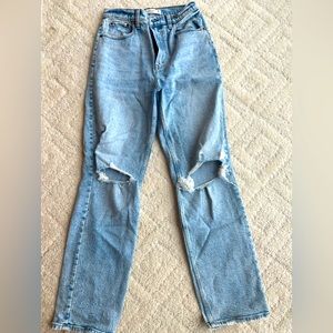 Unique 90’s ultra high rise straight jeans from Abercrombie
